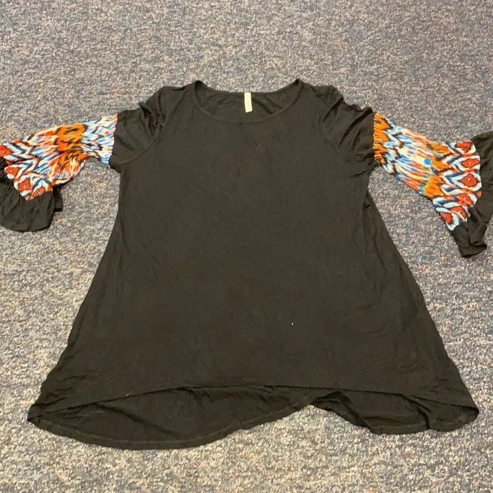 Cezanne High Low Bell sleeve top sz. L